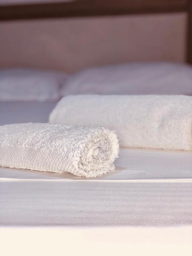 Sandri Apartment Himare Bagian luar foto
