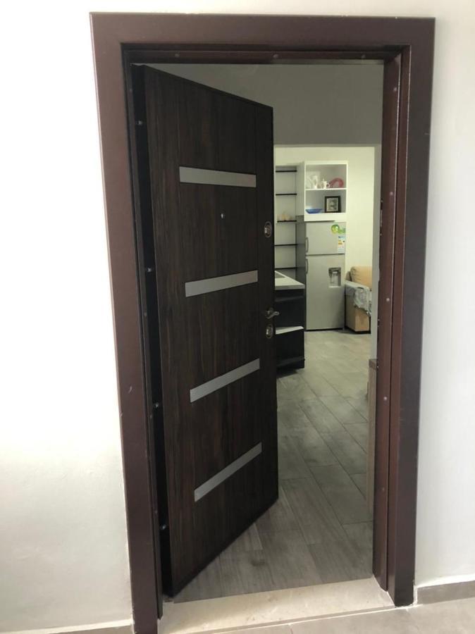 Sandri Apartment Himare Bagian luar foto