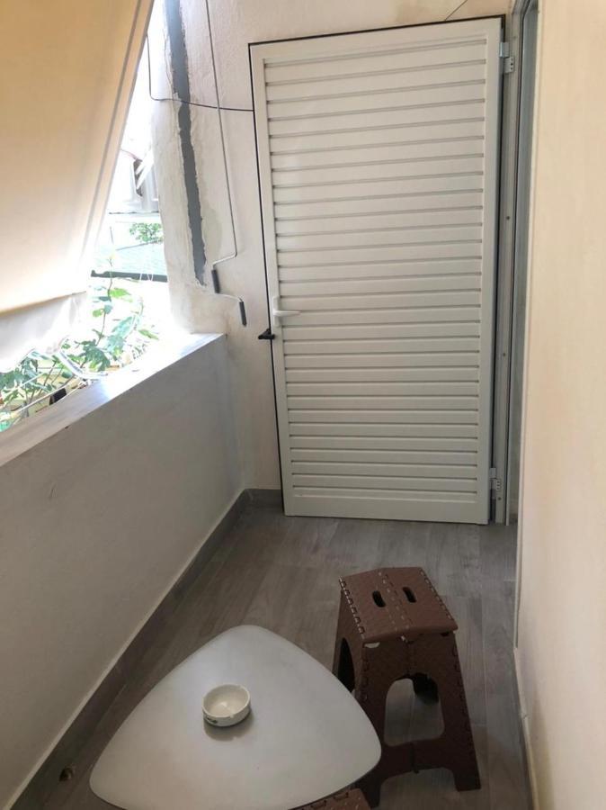Sandri Apartment Himare Bagian luar foto